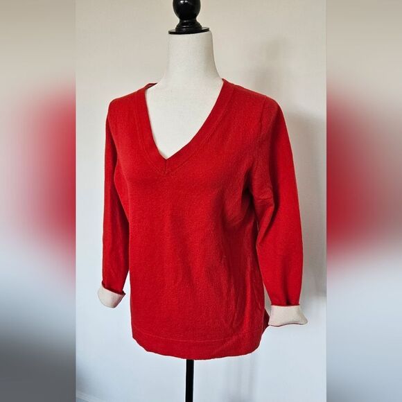 Banana Republic Red V-Neck Sweater - Picture 4 of 9